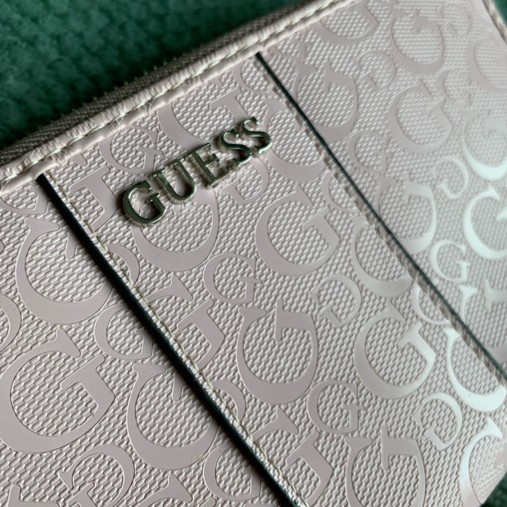 GUESS Wallet Pink - Picture 2 of 4